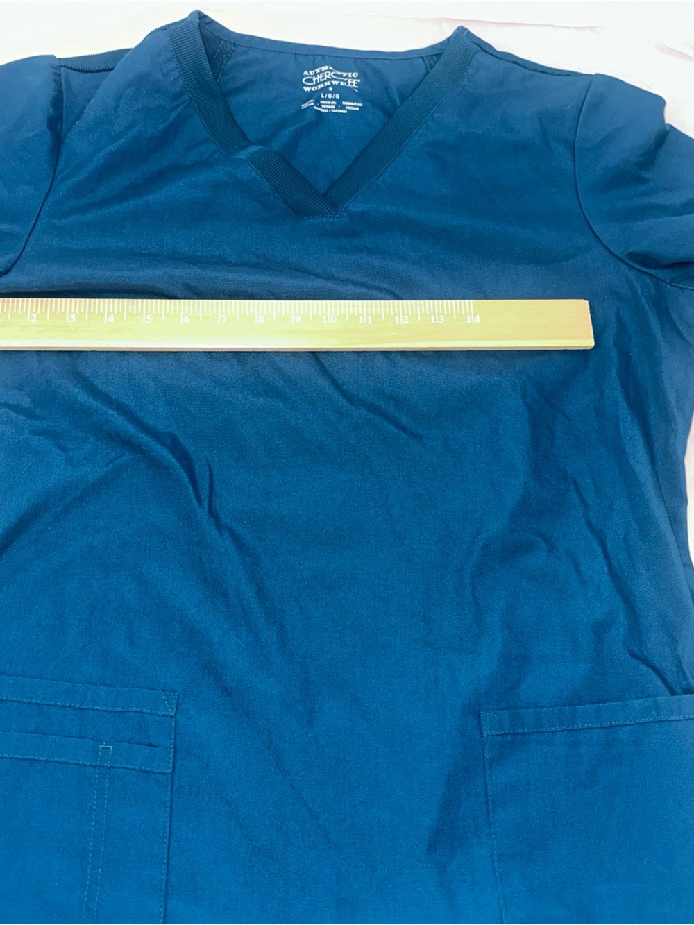 Cherokee Women's V-Neck Short Sleeve Scrub Top in Teal Size Large